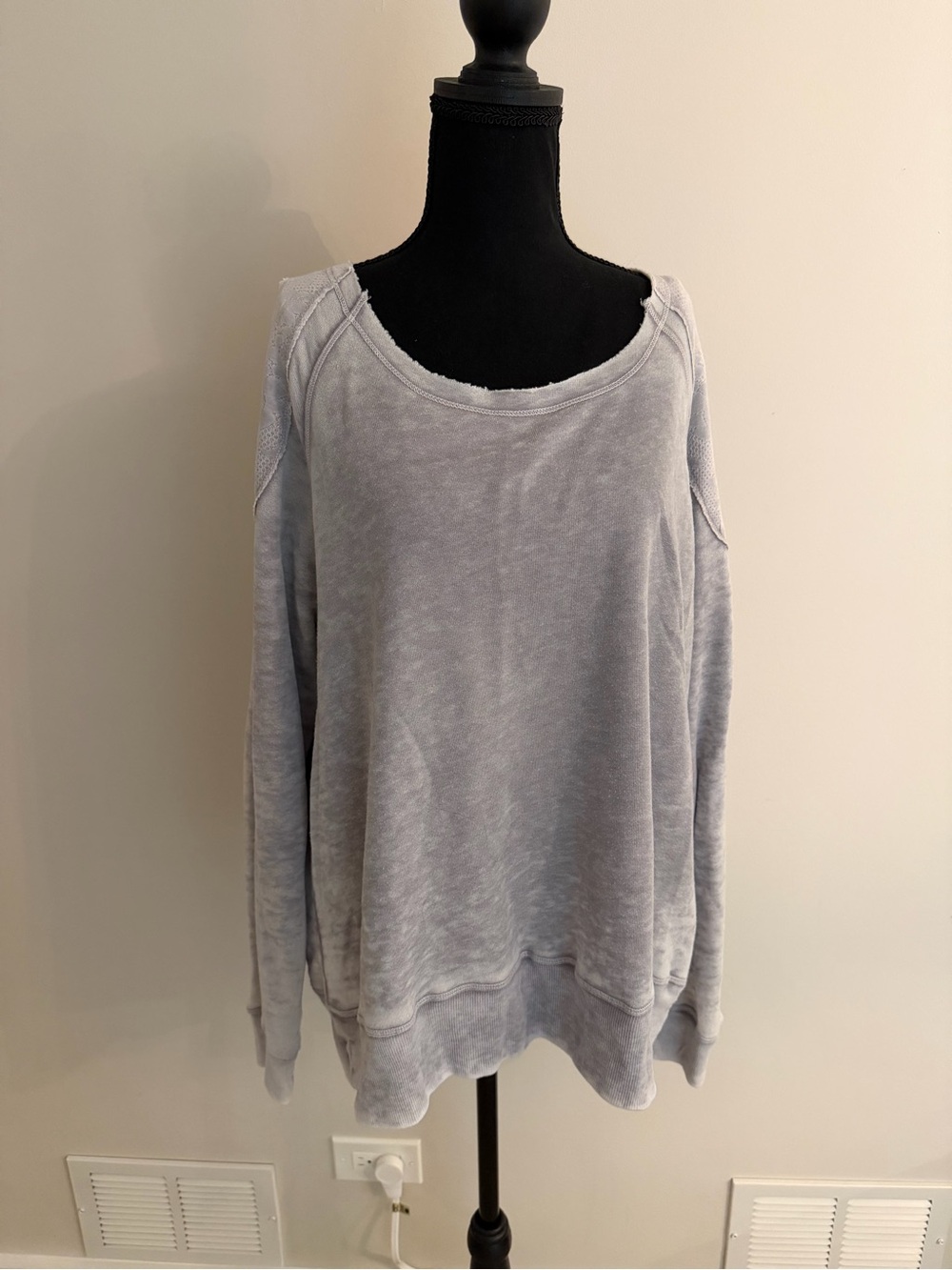 Allen Allen Light Gray Scoop Neck Cold Shoulder Pullover Sweater